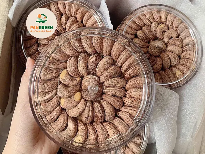 Retail-ready cashew nut packaging